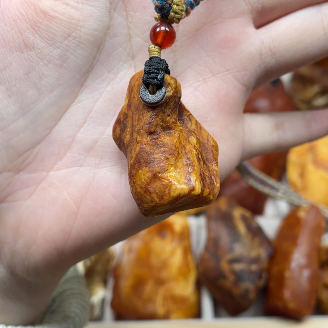 琥珀珠宝奇石未镶嵌