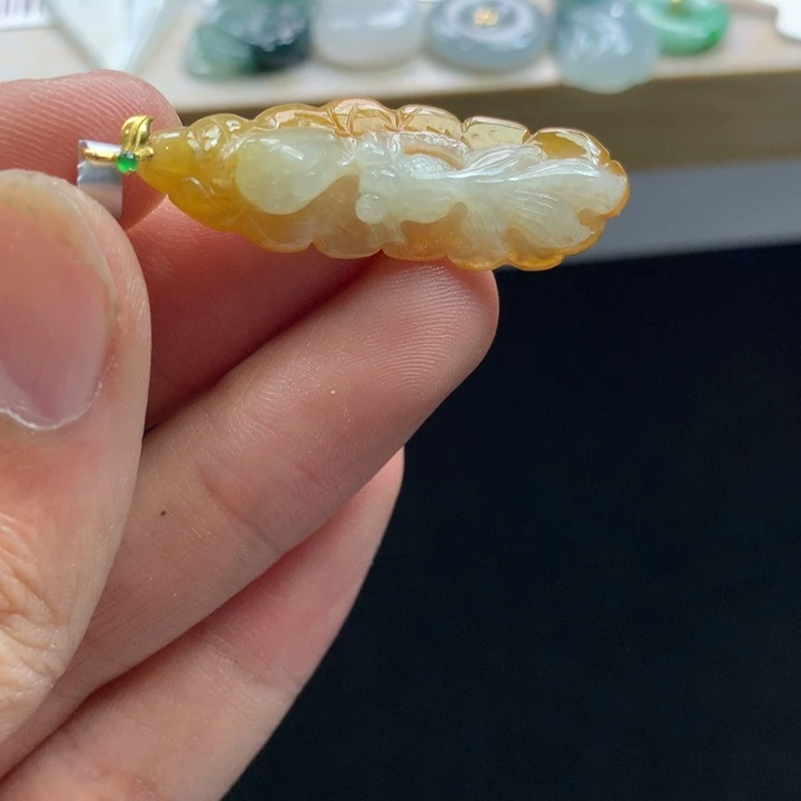 翡翠未镶嵌颈饰吊坠