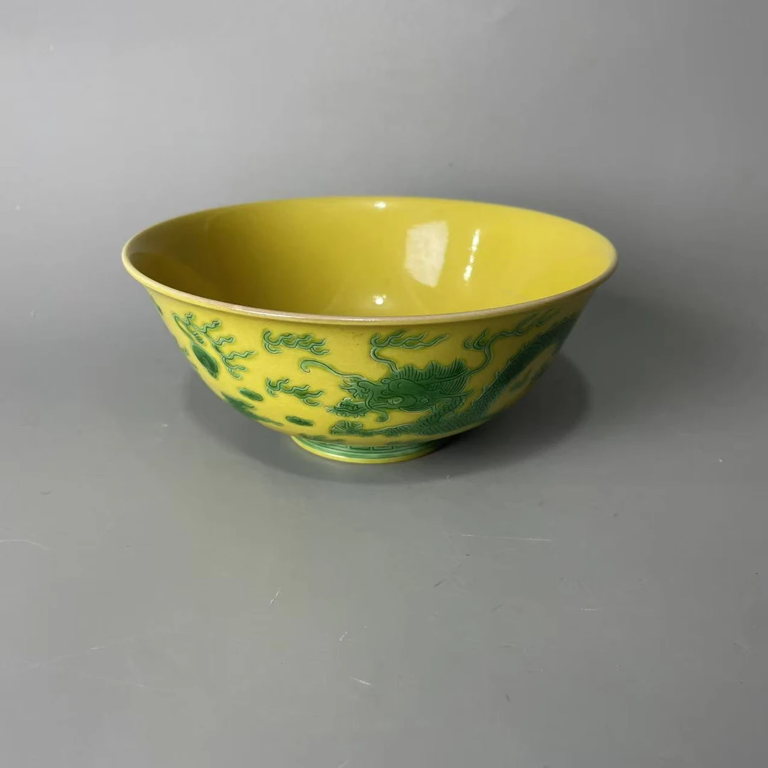黄绿彩双龙戏珠碗