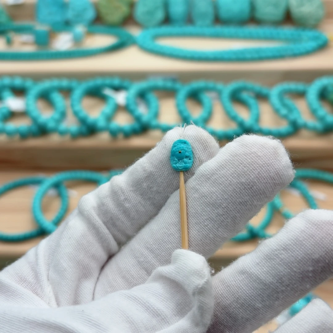 绿松石未镶嵌珠宝奇石