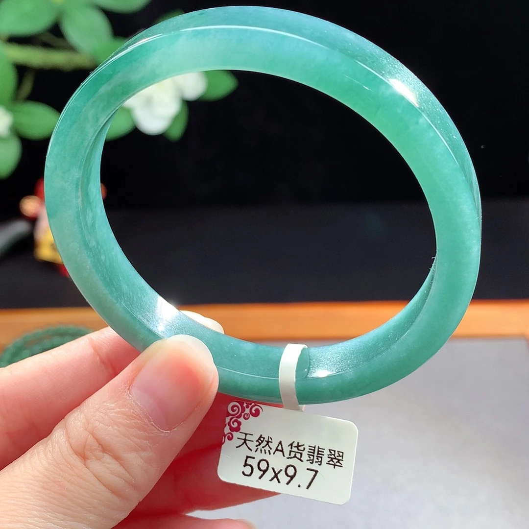 未镶嵌手镯（圆镯）翡翠