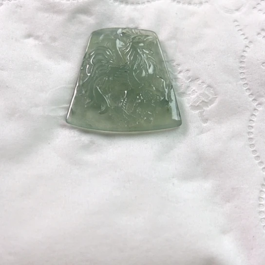 翡翠未镶嵌颈饰吊坠