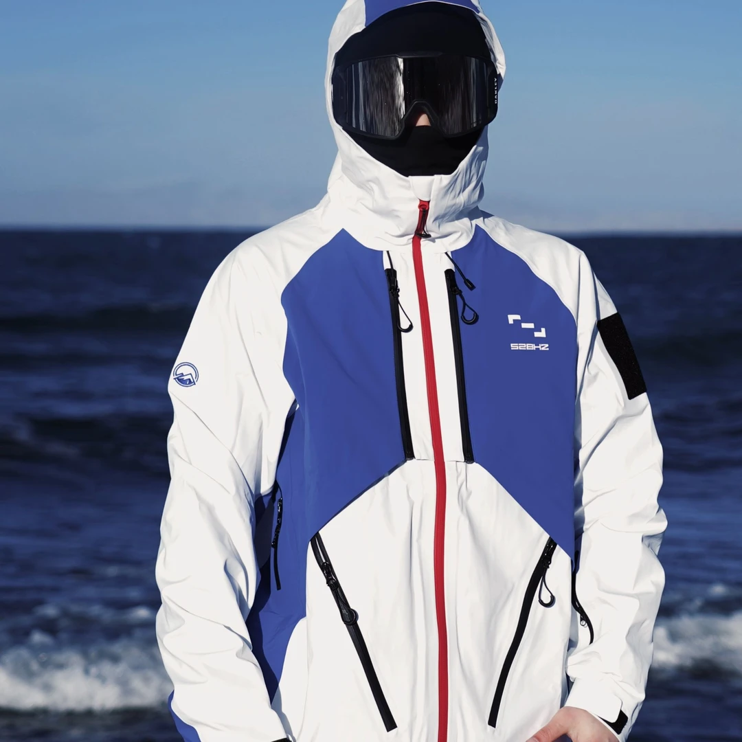 捕风Cwind& 528 Dermizax高达冲锋衣