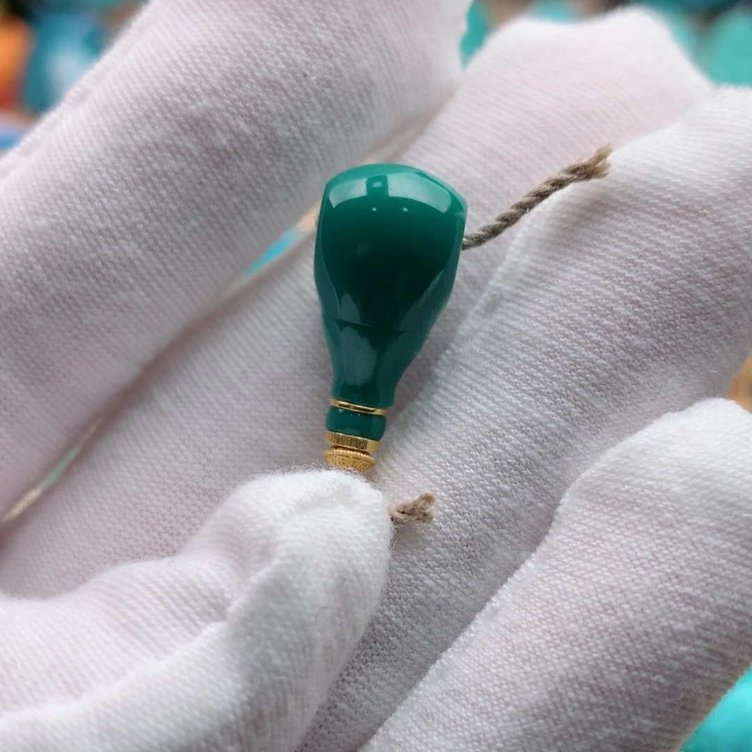 18K金镶嵌绿松石珠宝奇石齐***锵