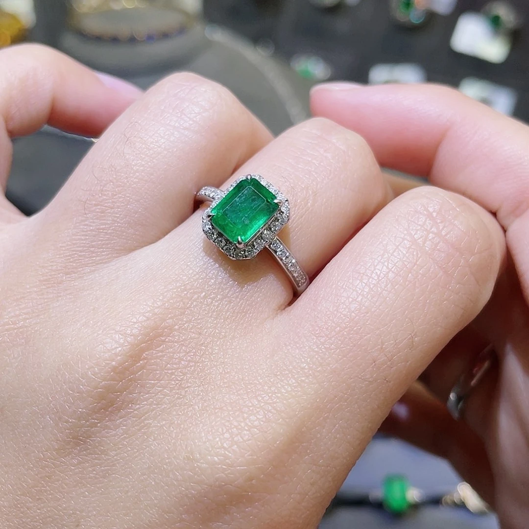 祖母绿戒指18K金镶嵌1.48ct