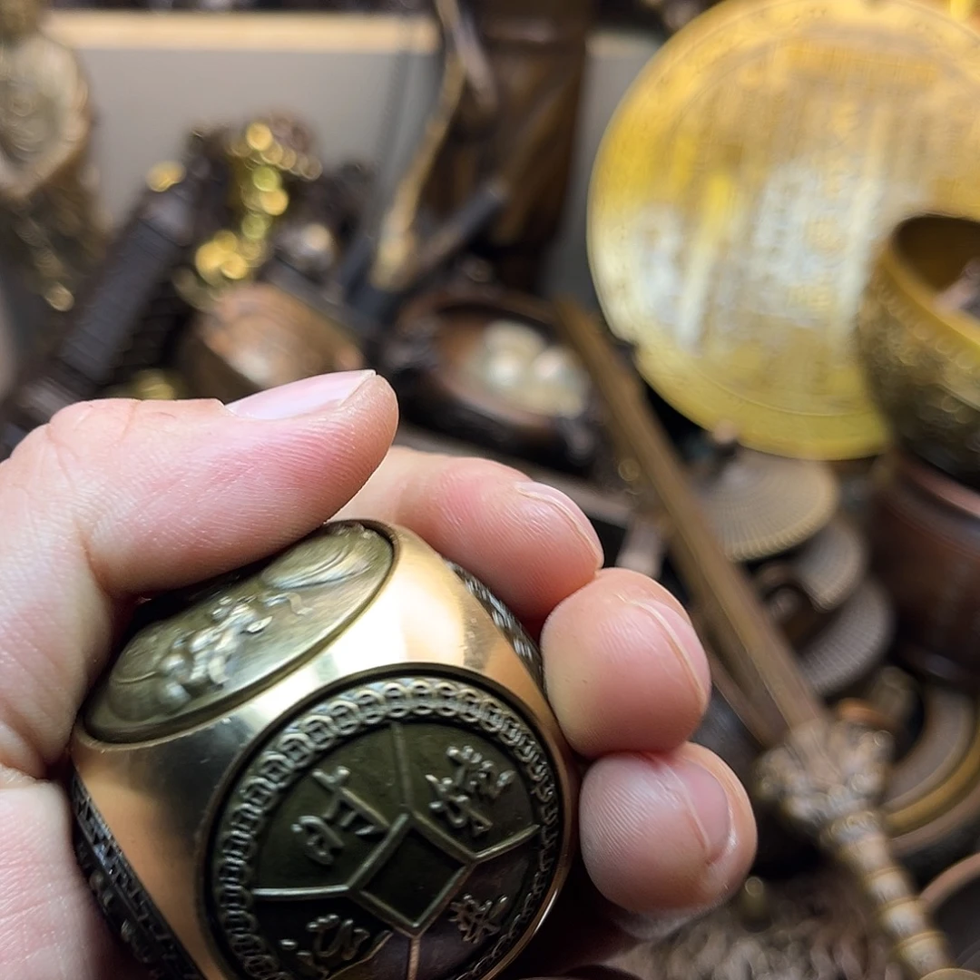 精美铜器工艺品等