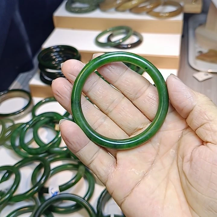 酒****和田玉（糖玉）未镶嵌手镯