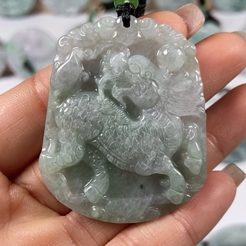 翡翠颈饰未镶嵌麒麟福利