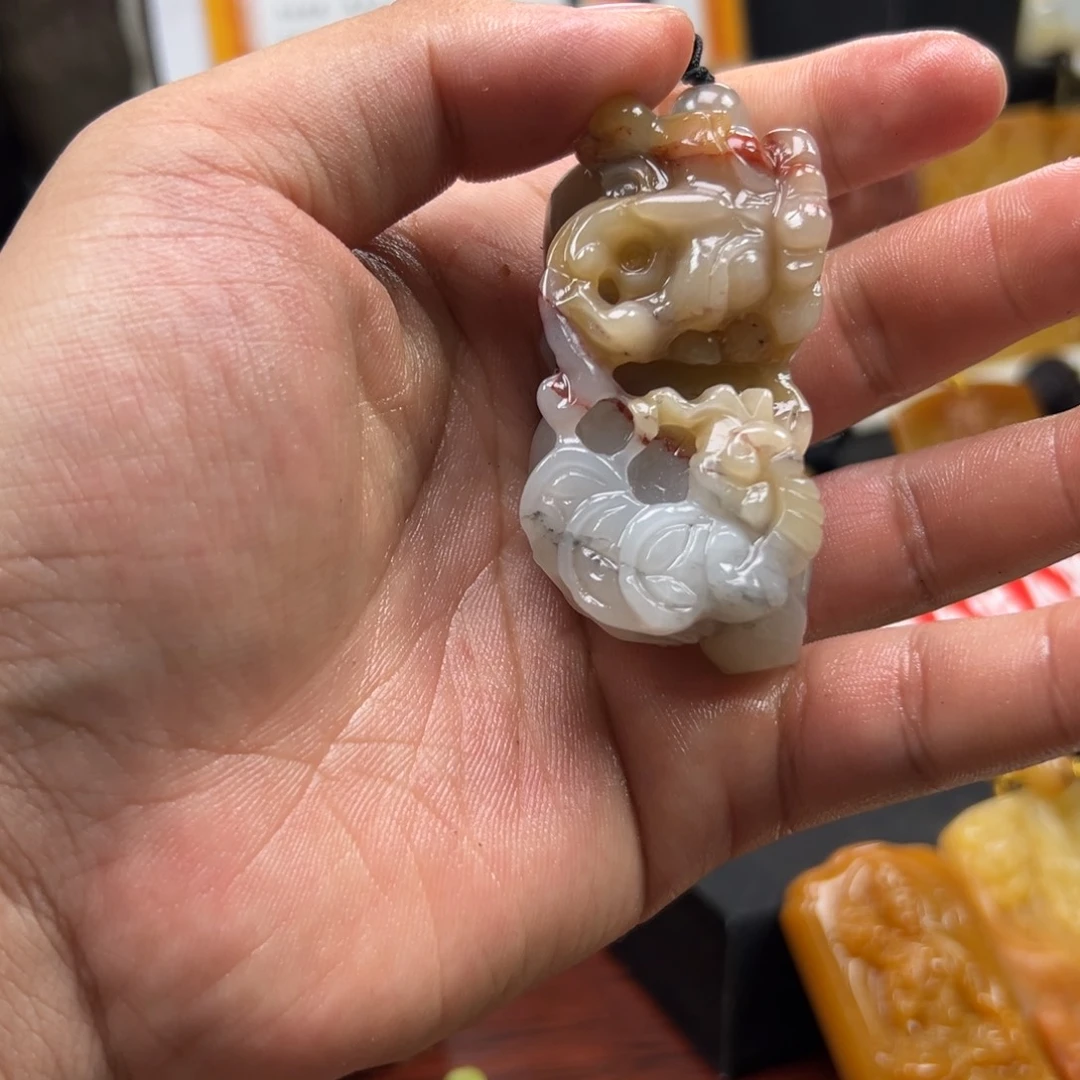 石英质玉(黄龙玉)未镶嵌多样性发货,发其一