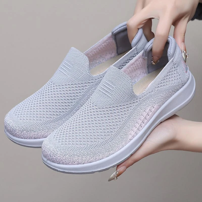 老北京布鞋女春夏透气一脚蹬休闲老人健步鞋软底防滑中老年妈妈鞋