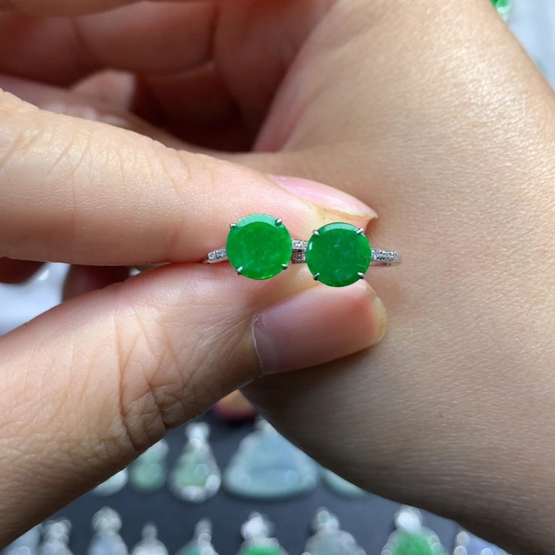 翡翠18K金镶嵌耳饰绿