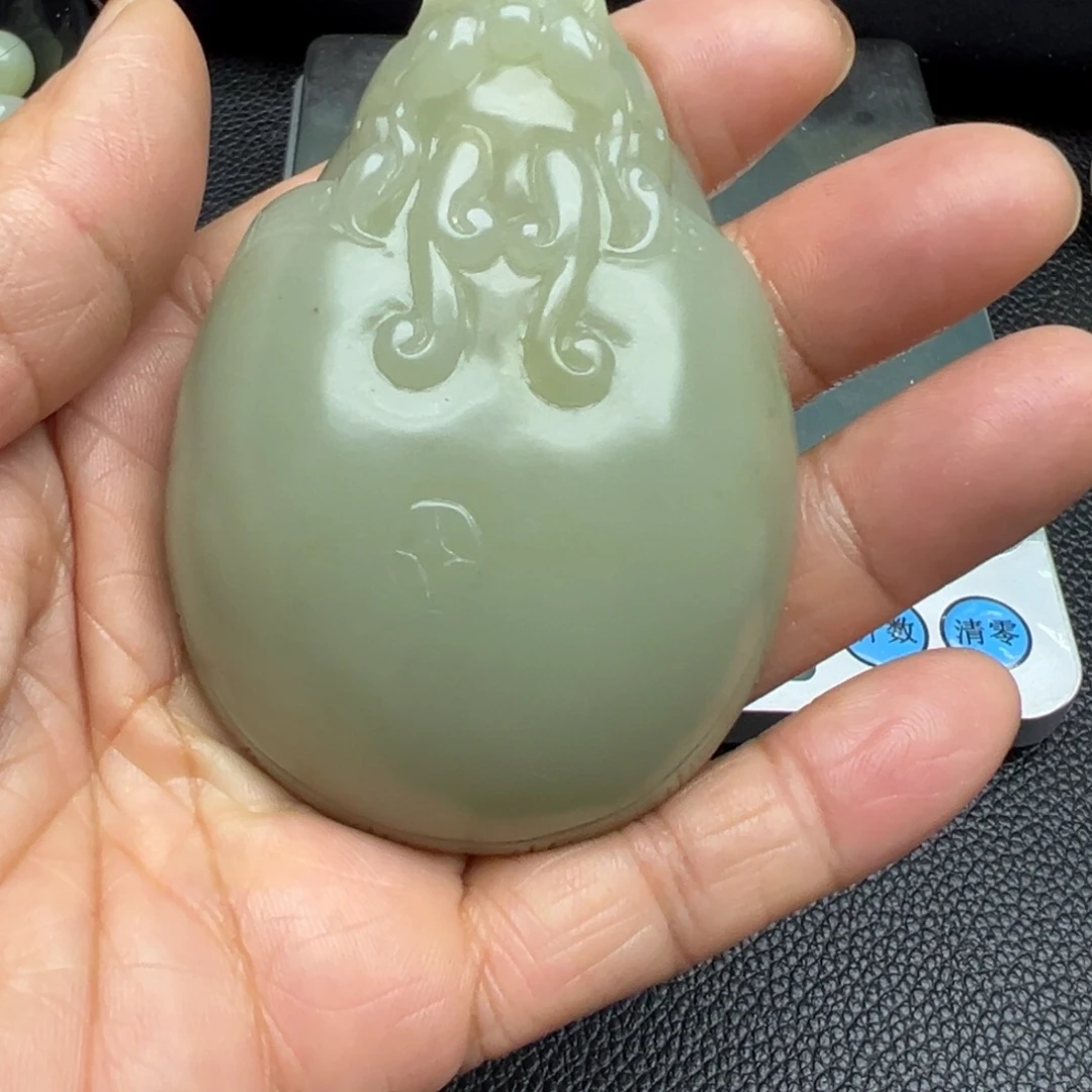 和田玉（糖玉）未镶嵌把件