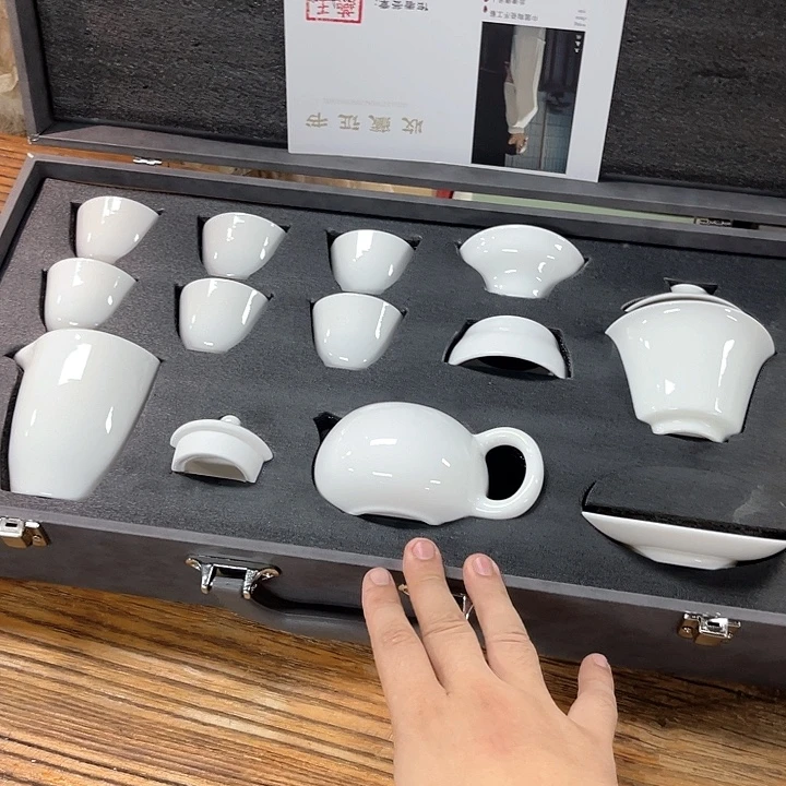 孤品茶具套装等。