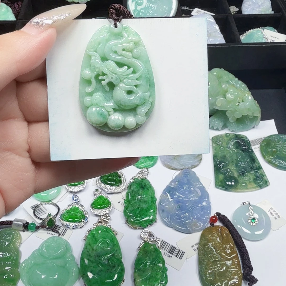 翡翠未镶嵌颈饰翡翠