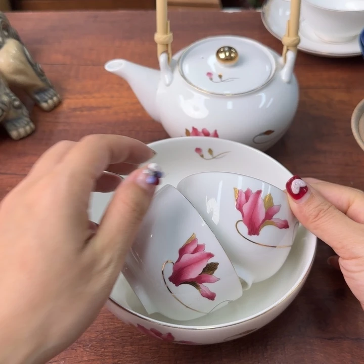 一个陶瓷物件哈哈哈哈