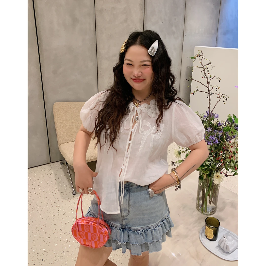 【谭聪噜噜噜噜】Dazi金大支 麻料透气刺绣蝴蝶结衬衫0250