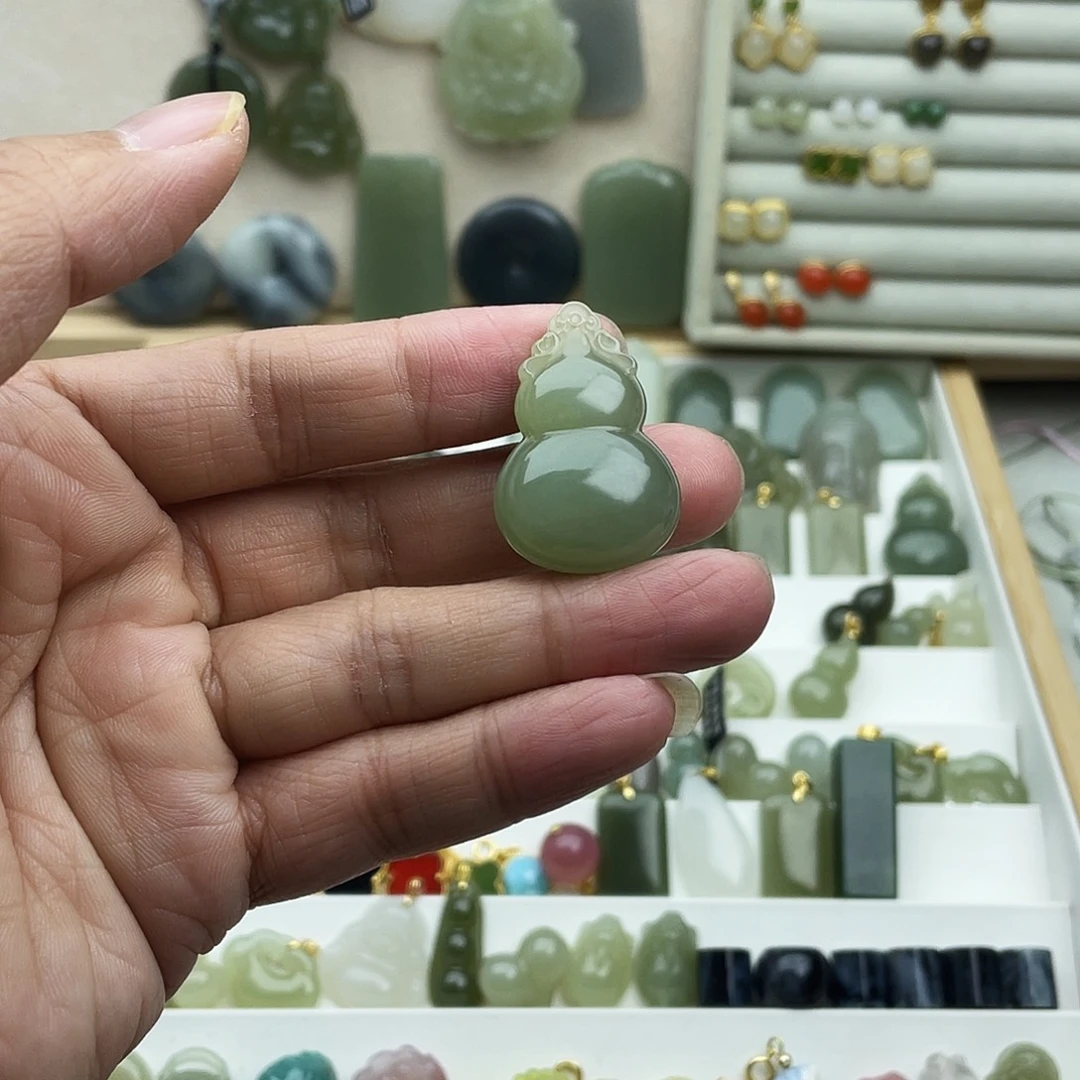 和田玉未镶嵌吊坠(不含链)