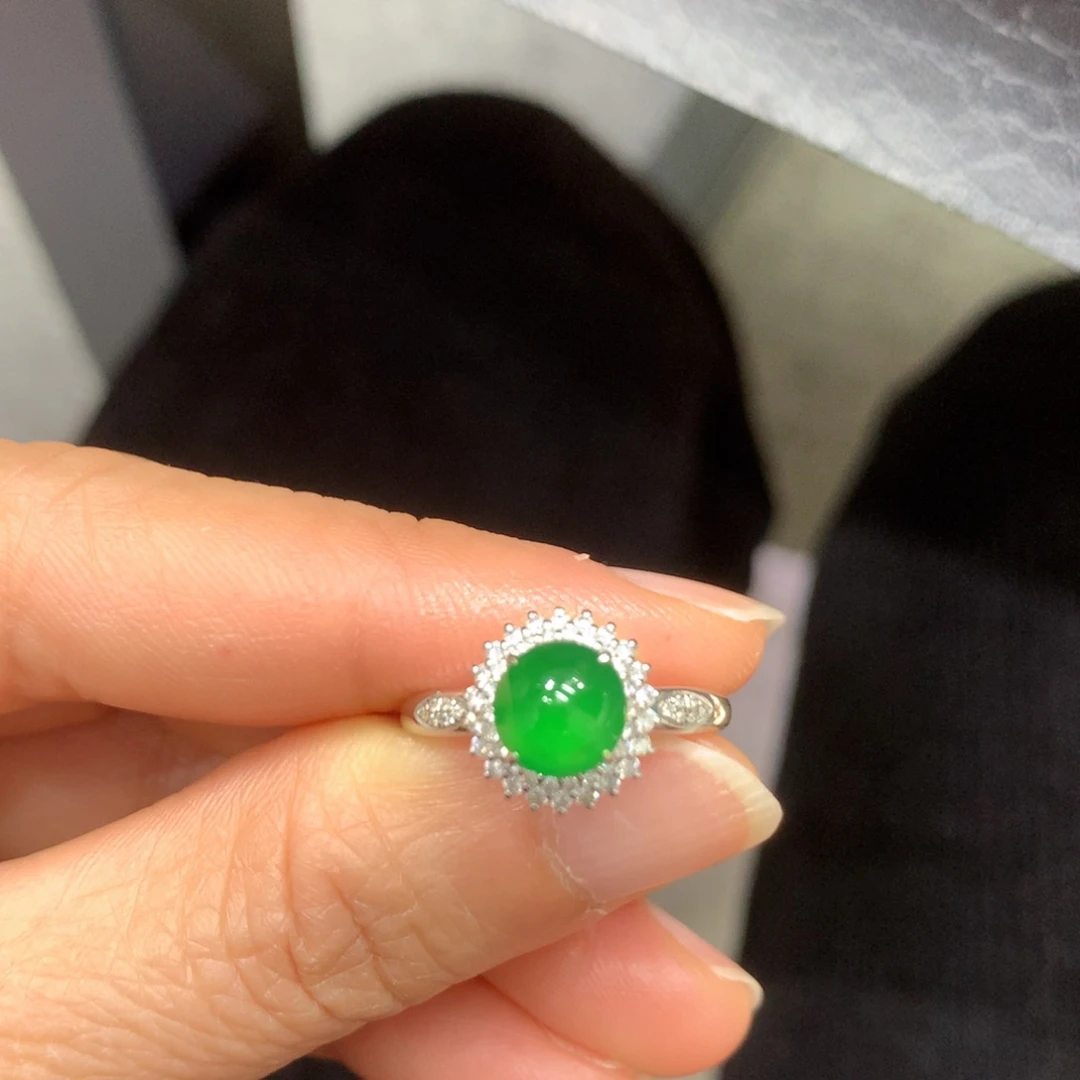 翡翠18K金镶嵌戒指