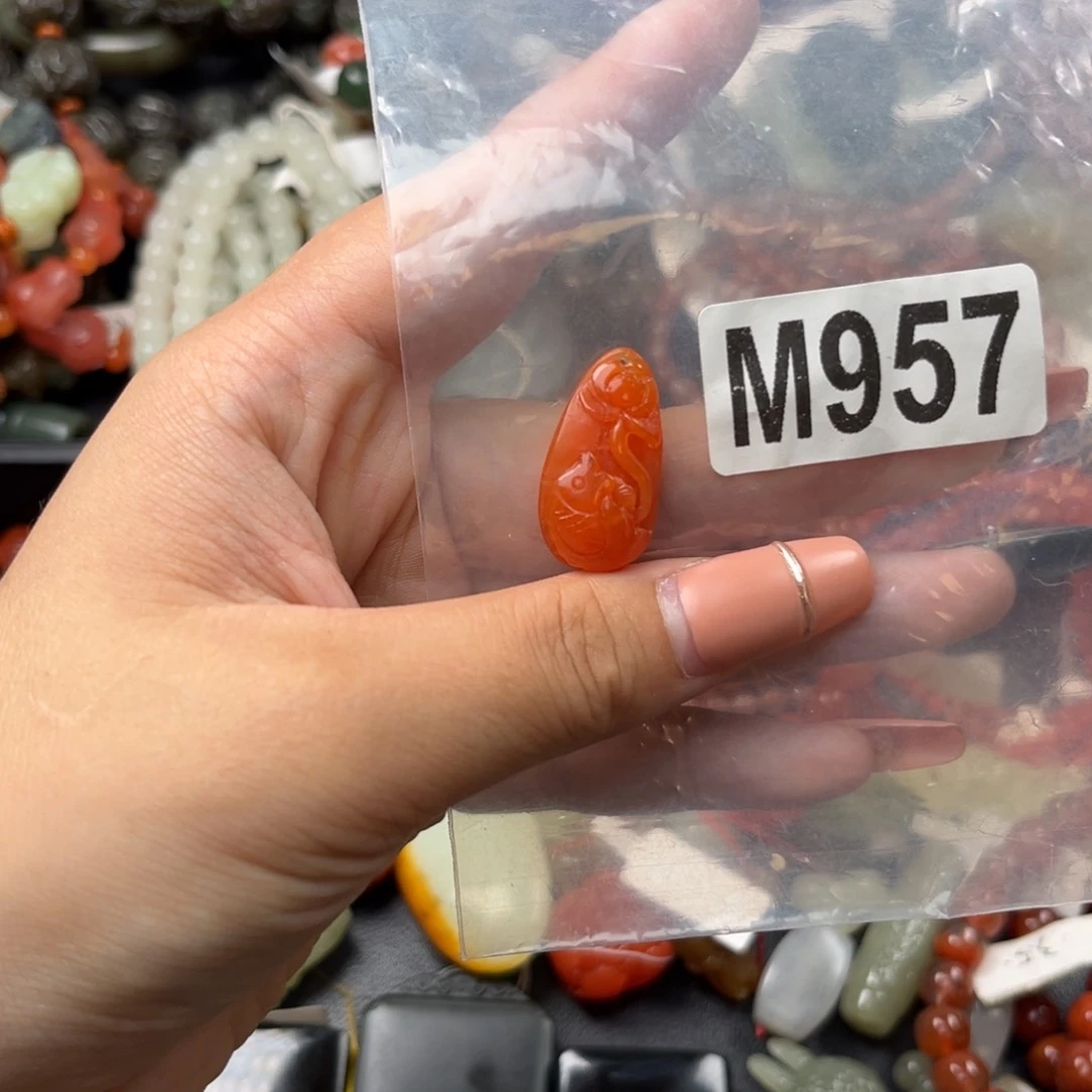 南红玛瑙未镶嵌珠宝奇石