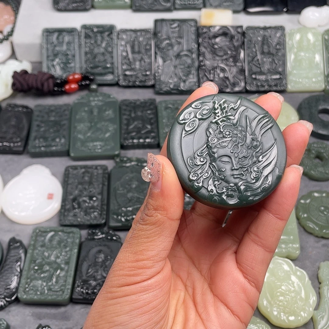 和田玉未镶嵌颈饰