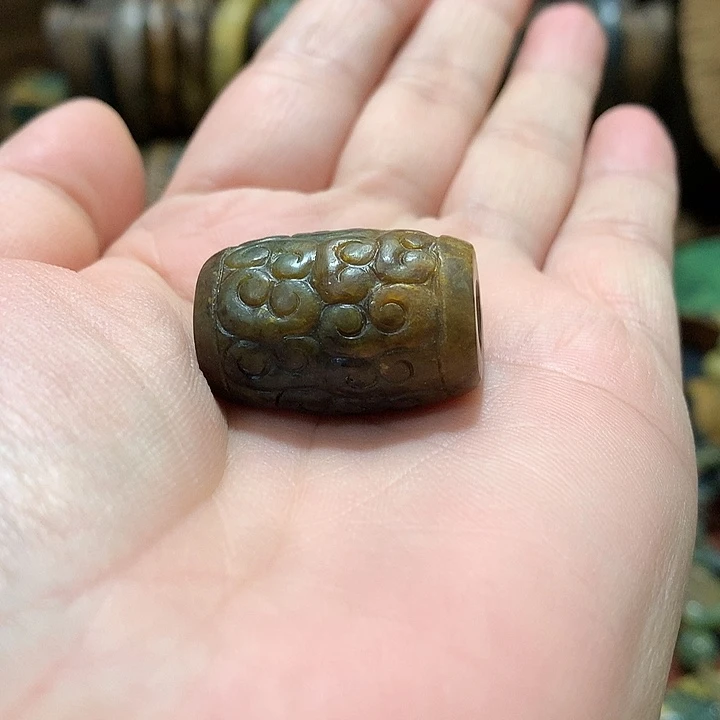未镶嵌岫岩河磨玉(透闪石质玉)挂件。*