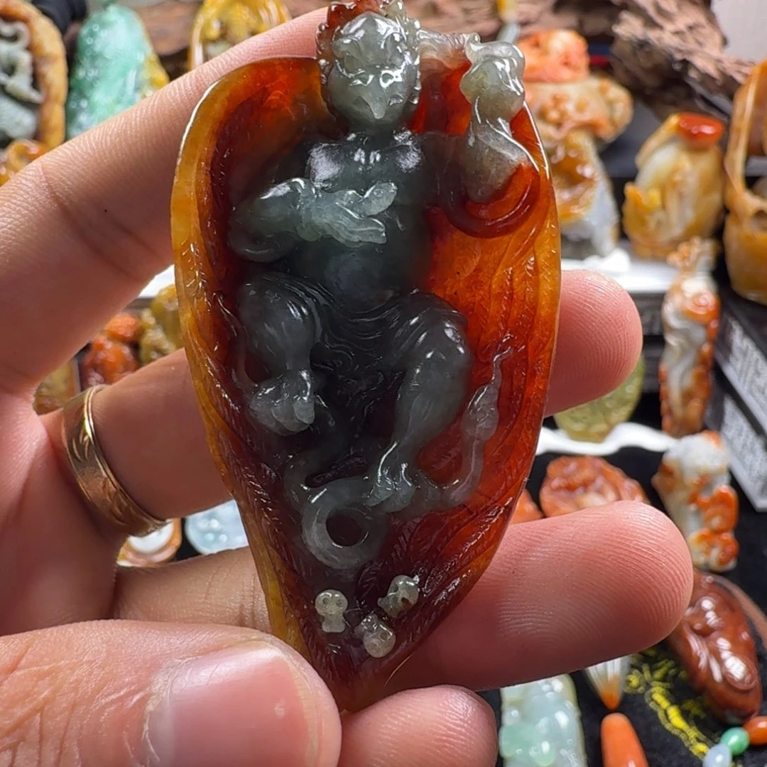 K***1翡翠未镶嵌颈饰翡翠