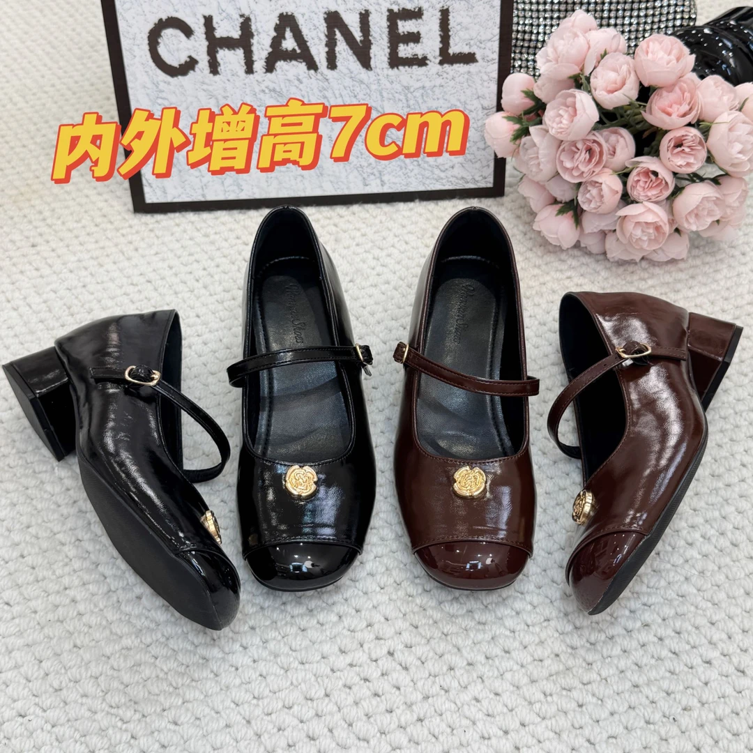 馨馨*内增高7cm小个子玛丽珍复古单鞋金属装饰山茶花百搭通勤粗跟