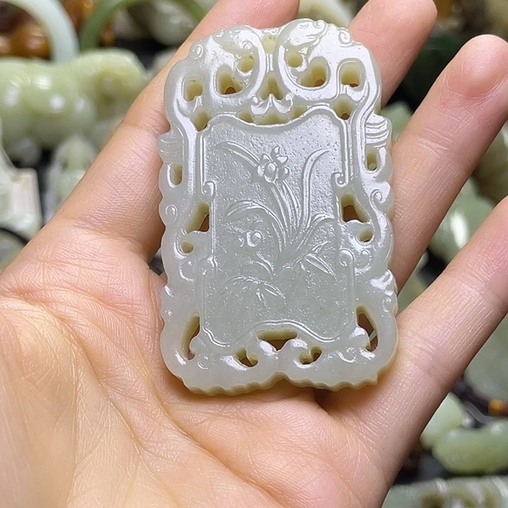 和田玉未镶嵌挂件