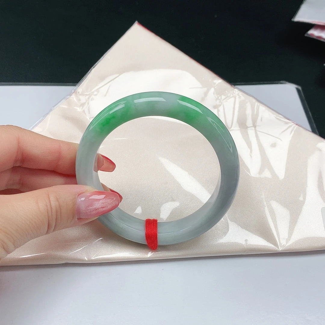 翡翠手镯未镶嵌翡翠282