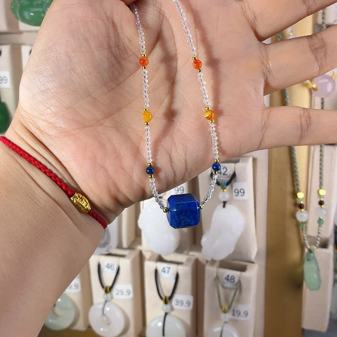 石英质玉未镶嵌颈饰M****记