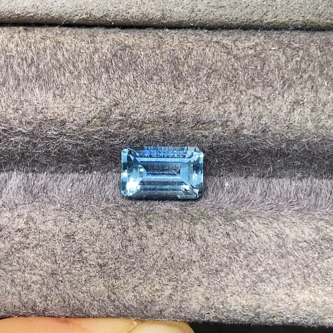 海蓝宝石裸石1.75克拉天然玻璃体满火彩超级圣玛利亚海蓝宝