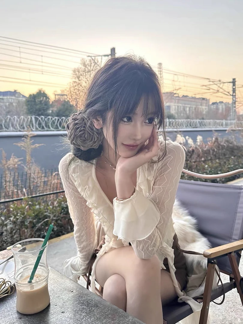 【加州辣妹】微透蕾丝衫开衫拼接荷叶边两件套内搭吊带背心