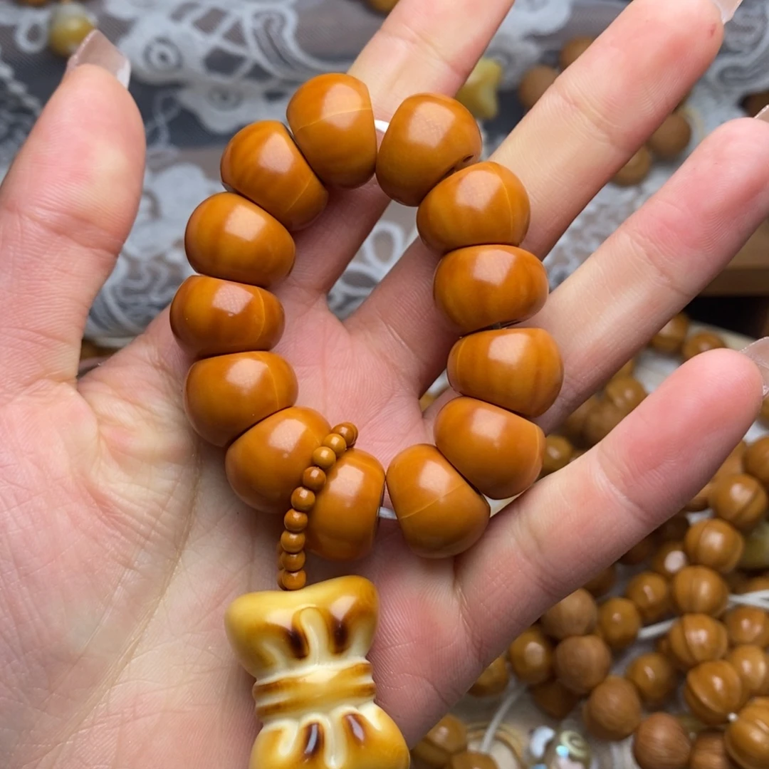 把件猴头核桃大肠蝴蝶结