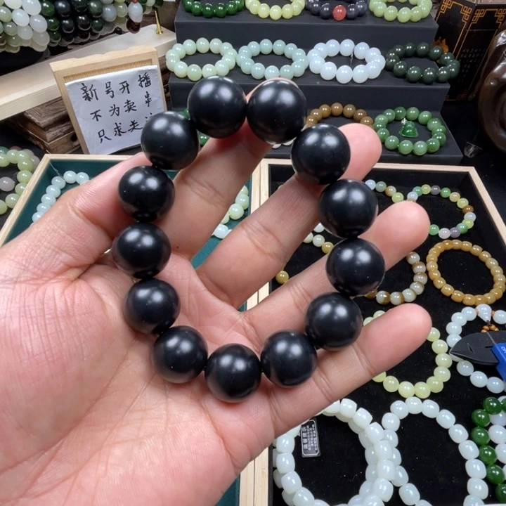 和田玉手串未镶嵌