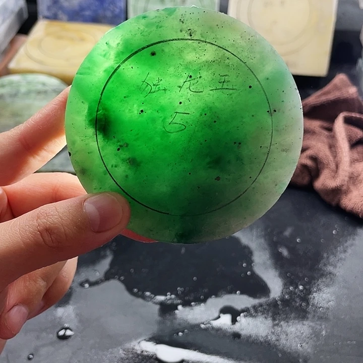 石英质玉未镶嵌手镯定制