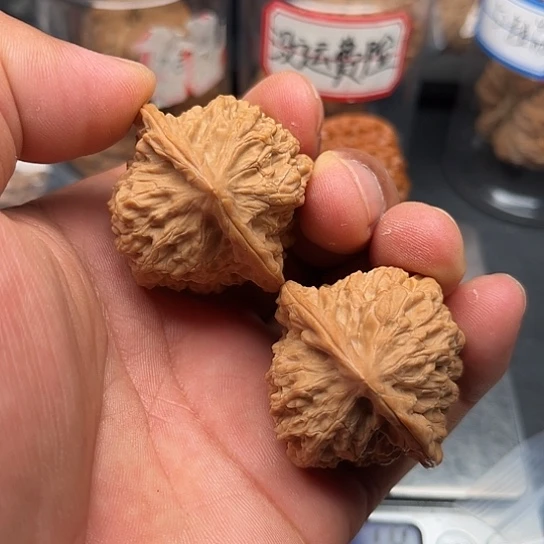 文玩核桃把件罗汉堂