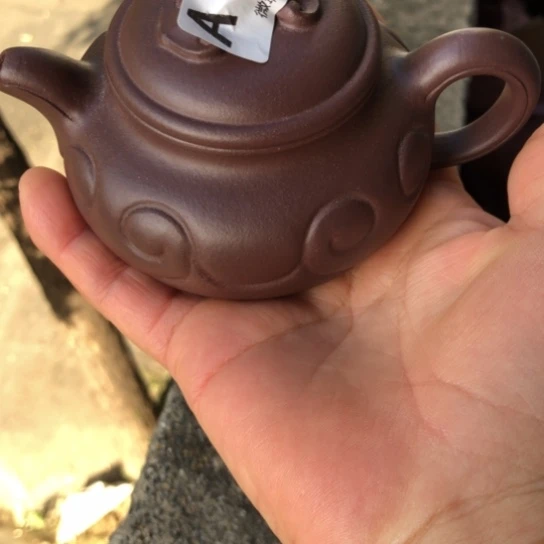紫砂茶壶紫泥仿古如意180豪升左右有瑕疵