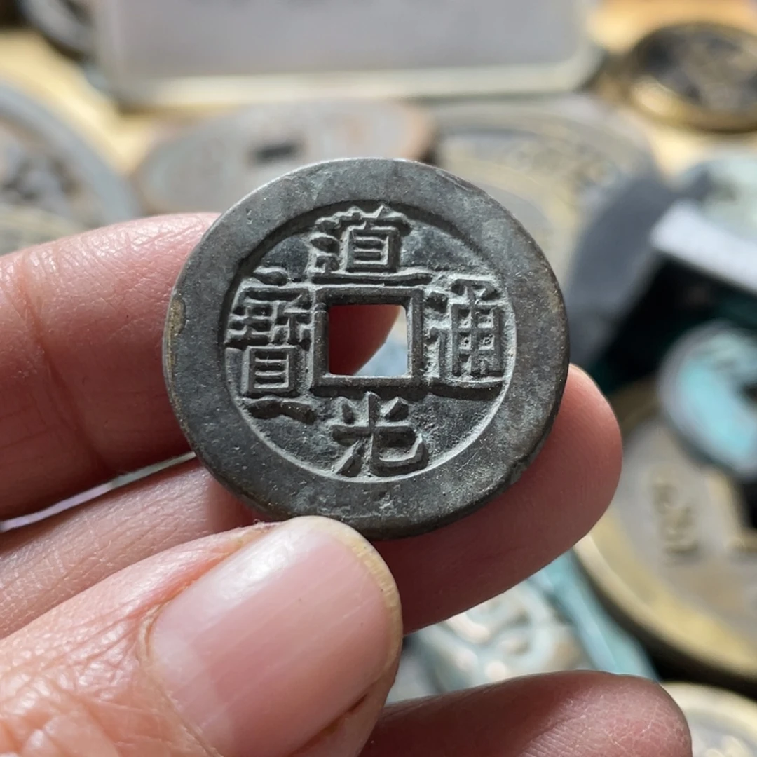 铜现代工艺品研究币
