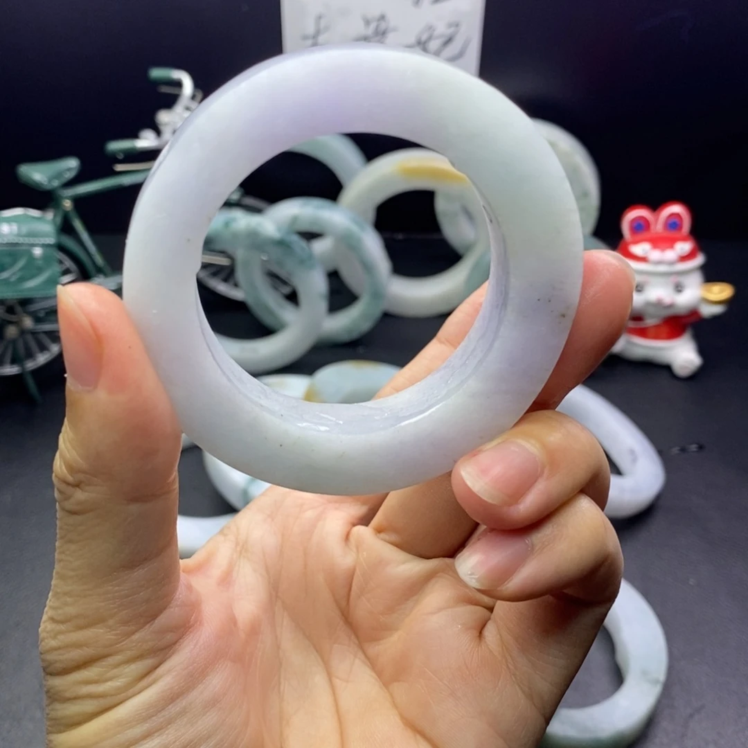 定制翡翠未镶嵌手镯
