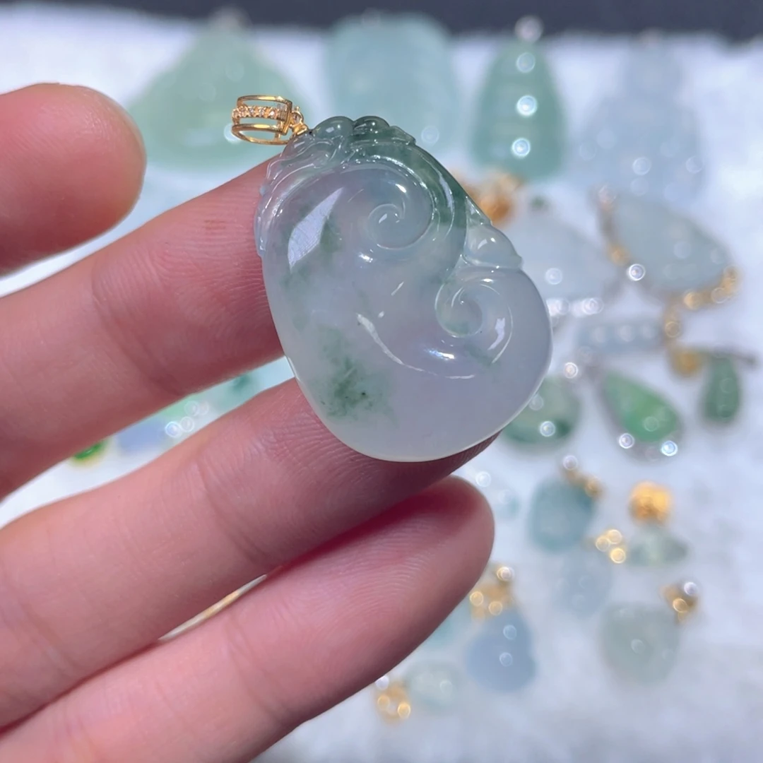 颈饰18K金镶嵌翡翠翡翠