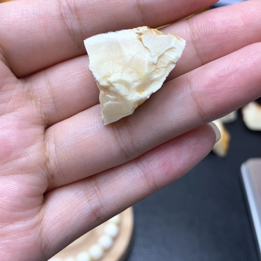 定制琥珀未镶嵌蜜蜡