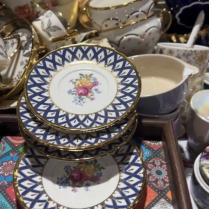 陶金边碟子，1111111111.388..5,5英寸