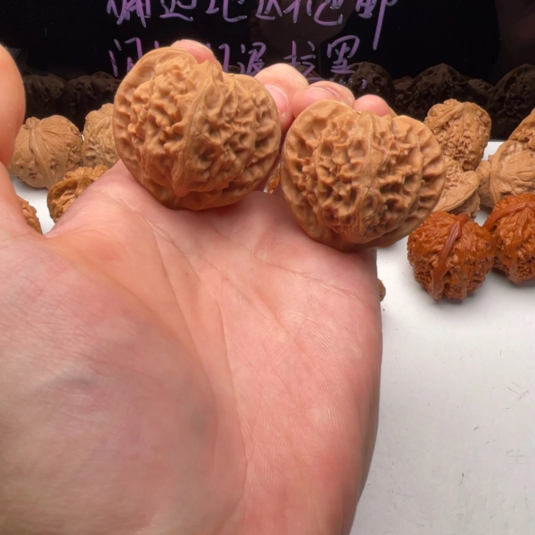 核桃把件42全品桃心宫灯