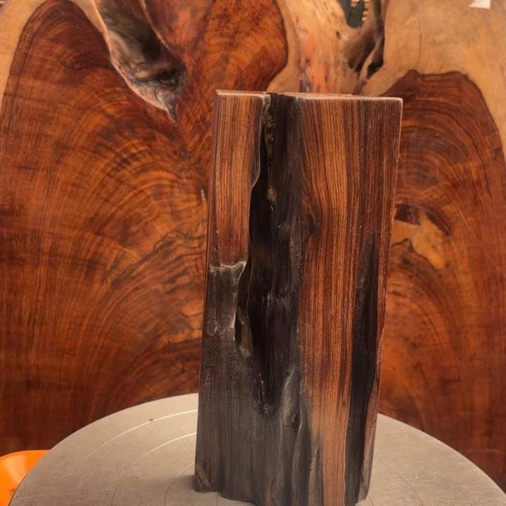 㗛***尘大叶紫檀（黑酸枝木类）