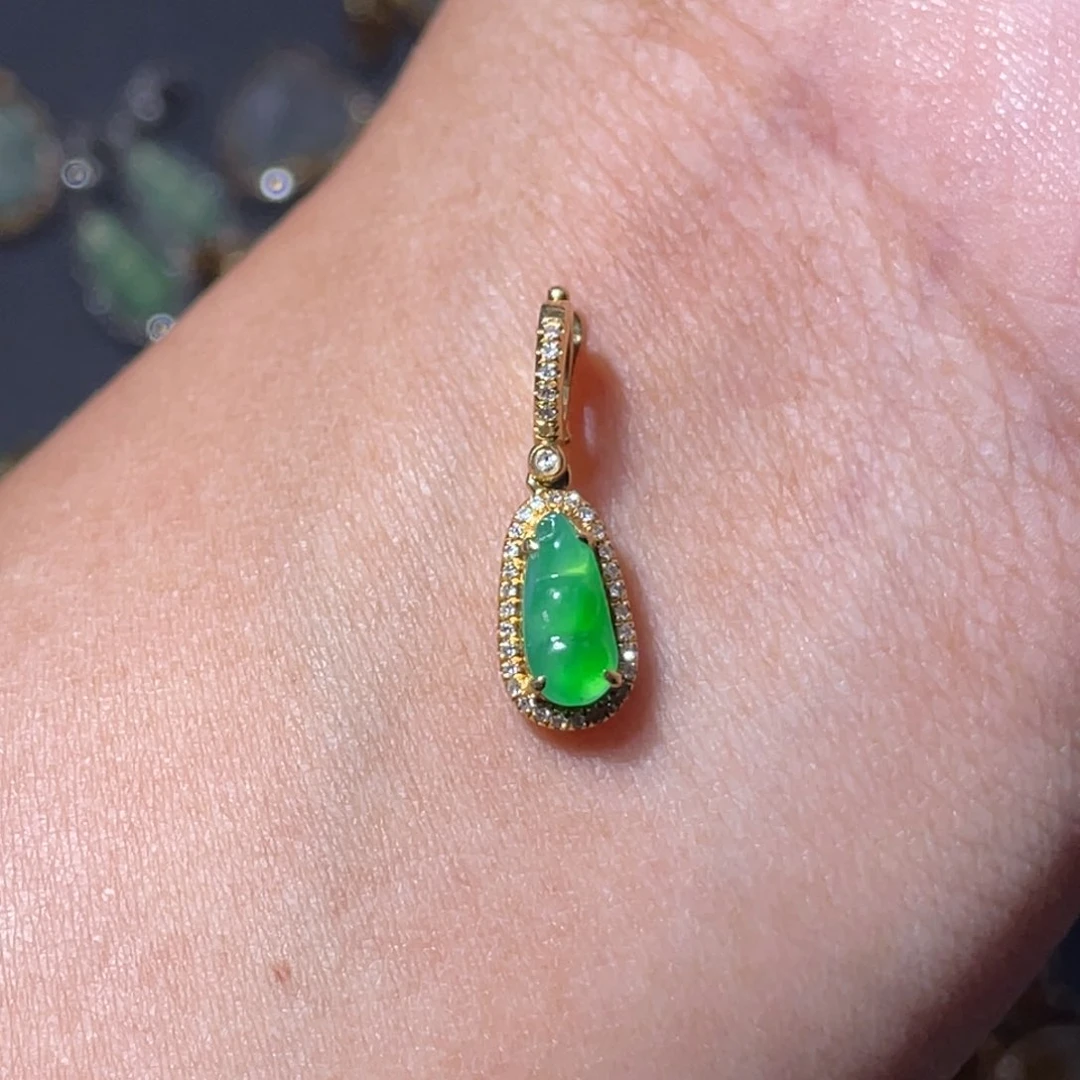 吊坠(不含链)18K金镶嵌翡翠