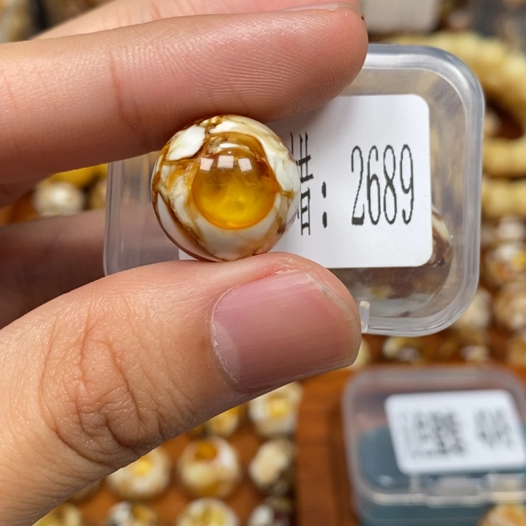 蜜蜡未镶嵌珠宝奇石2689