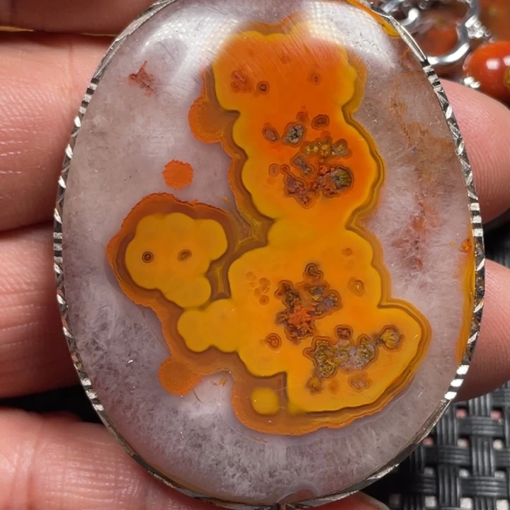 用***6玛瑙/玉髓未镶嵌颈饰