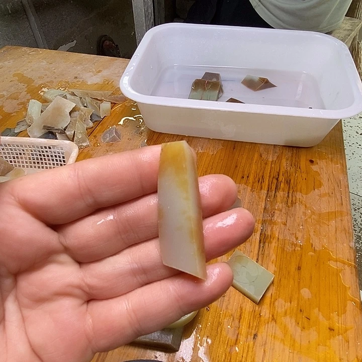 和田玉（糖玉）未镶嵌珠宝半成品