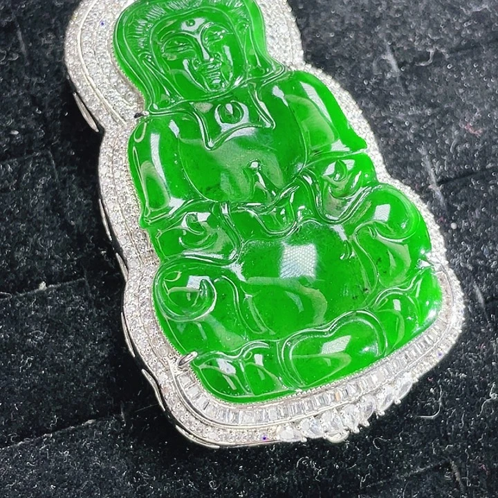 翡翠未镶嵌颈饰80