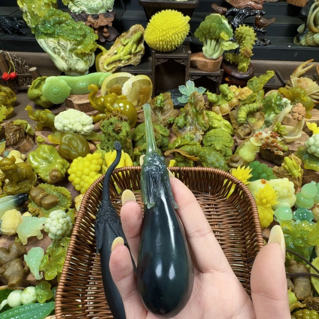 登***登蛇纹石玉未镶嵌岫玉